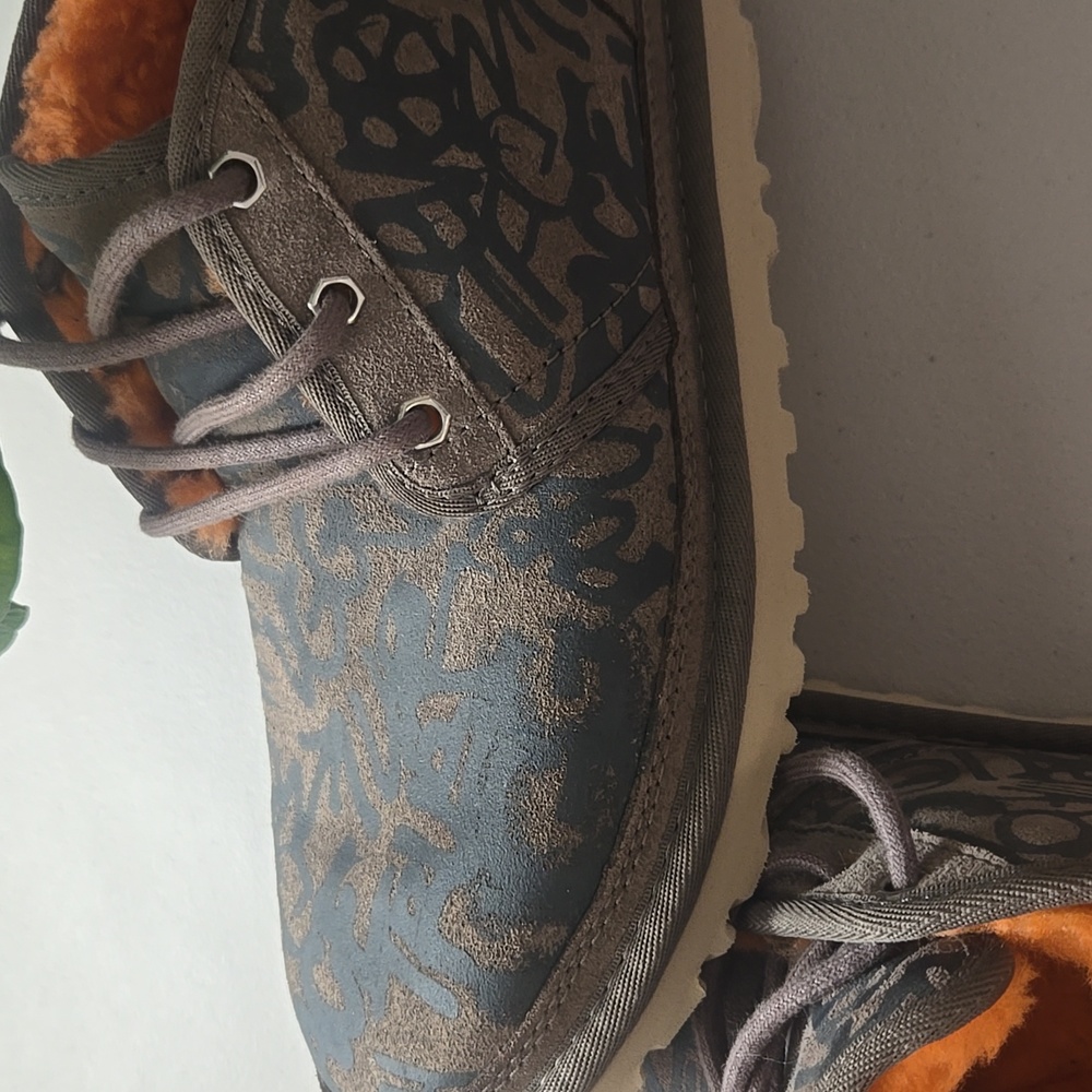 UGG Brown and Orange Boots with Cozy Lining - Picture 8 of 8